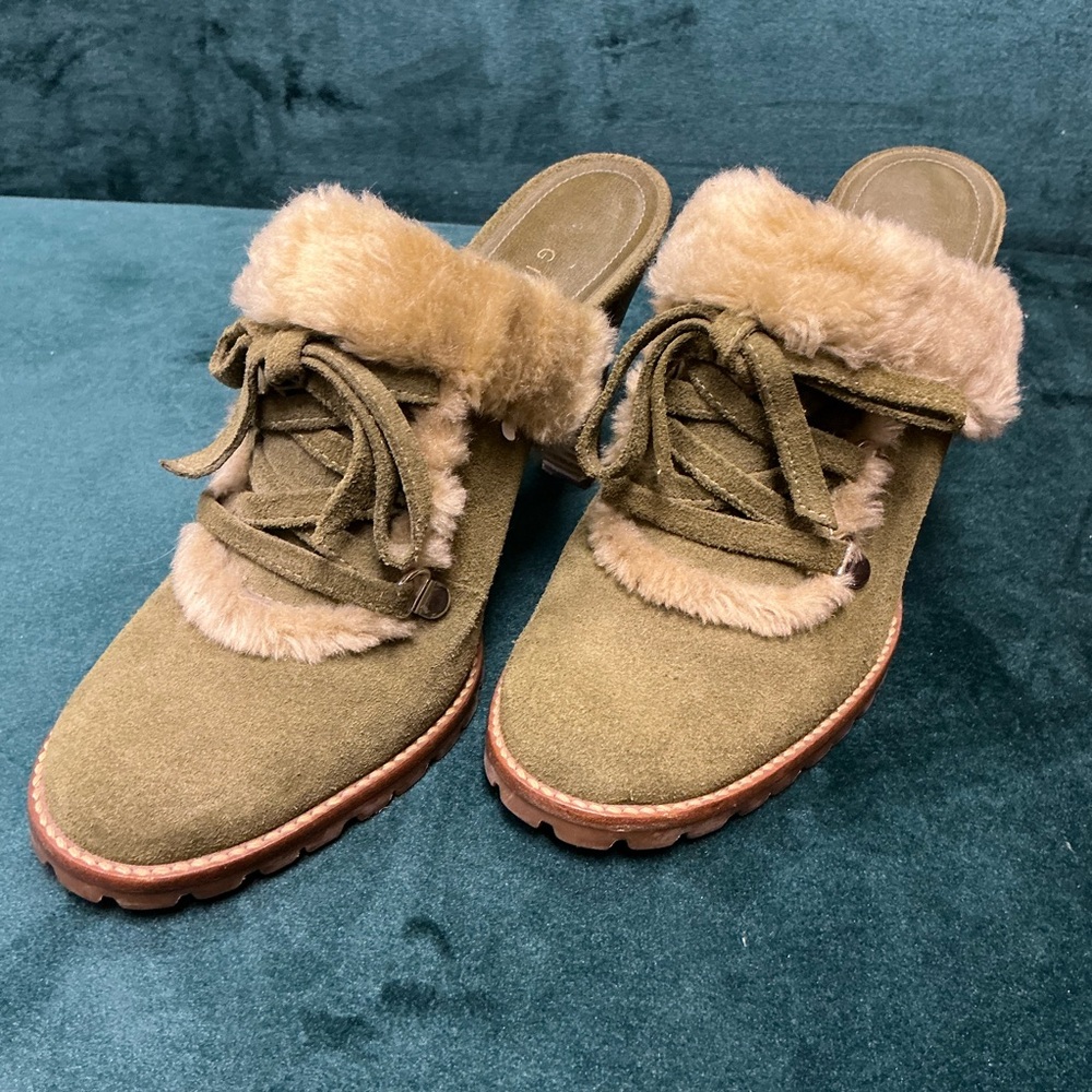 Gianni Bini Faux Fur Lined Heeled Clogs Mules 6M Suede Lace Up Winter Shearling